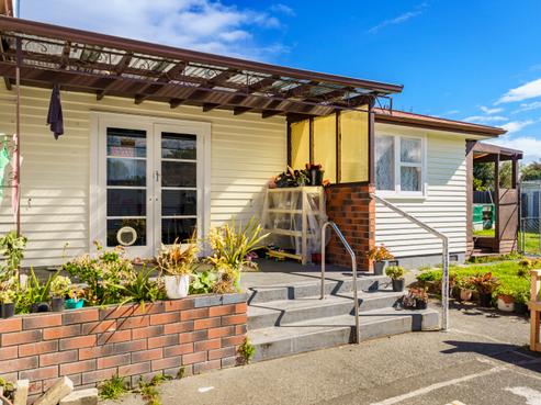 424 Montgomery Street, Raureka