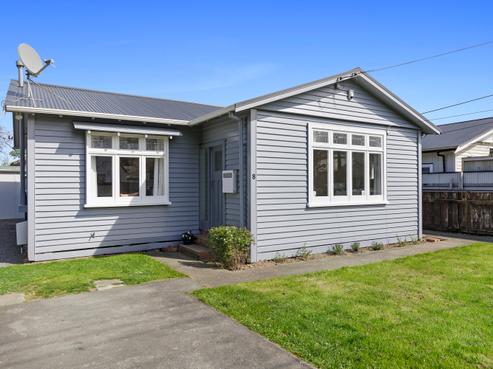 8 Bracken Street, Petone