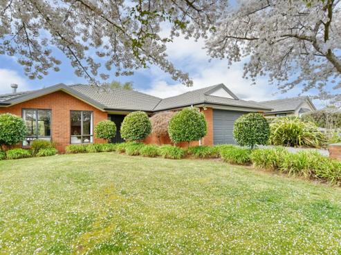 11 Parkside Crescent, Northwood