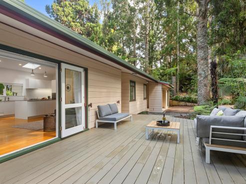 1 Ngaio Road, Titirangi