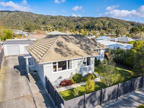 4 Lowry Crescent, Stokes Valley
