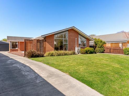 61 Karnak Crescent, Russley