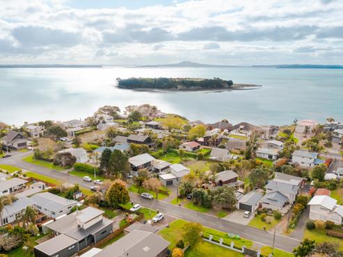 6 First View Avenue, Beachlands