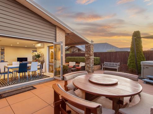16 Glen Oaks Drive, Northwood