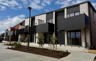 10-12 Humphreys Place, Mangere