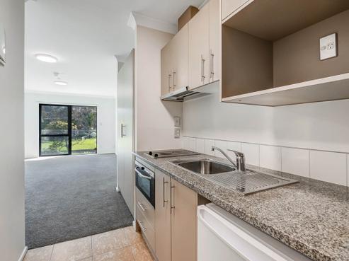 2/25B Weranui Road, Waiwera