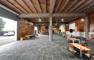 KINGSLAND WAREHOUSE WITH 13 PARKS
