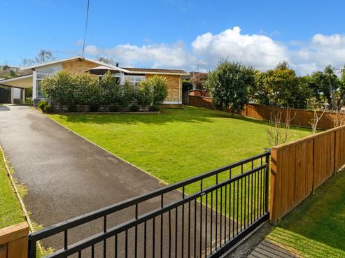 11 Sharyn Place, Brookfield