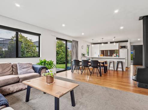 9 Oxfordshire Avenue, Lower Shotover