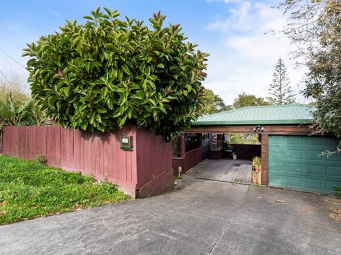 2/618 Glenfield Road, Bayview