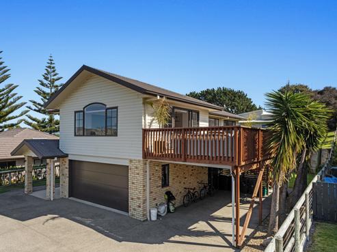 5 Ocean View Road, Coastlands
