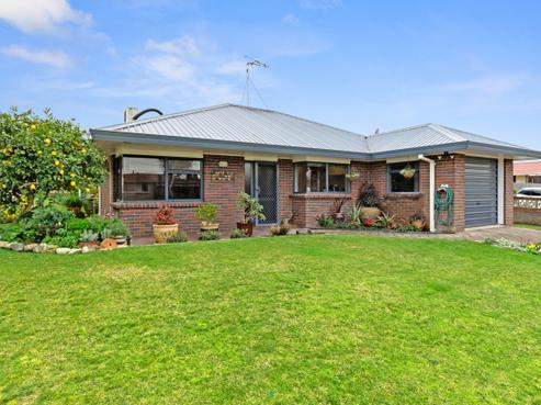 1 Mabian Crescent, Deanwell