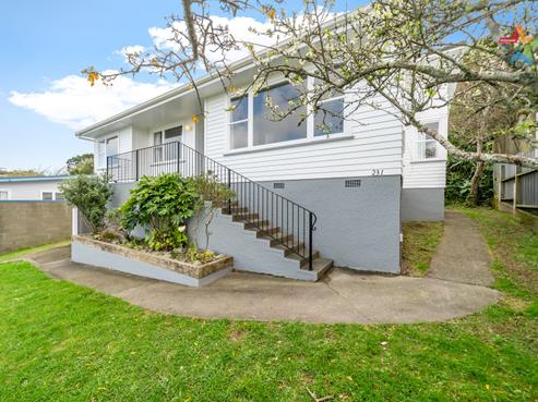 231 Dowse Drive, Maungaraki