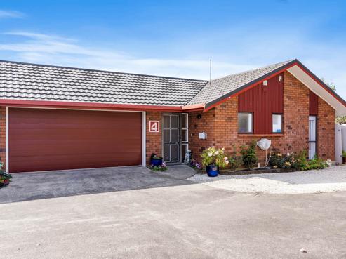 4/288 Queen Street, Pukekohe