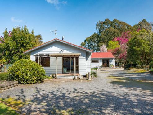 202 Whangamata Road, Kinloch