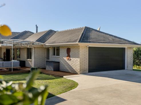 1317 Manawahe Road, Manawahe