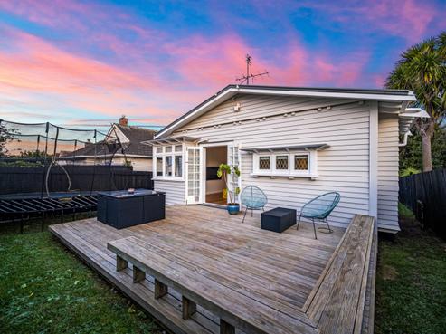 222 Meola Road, Point Chevalier