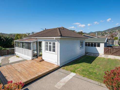 2/37 Bledisloe Avenue, Stoke