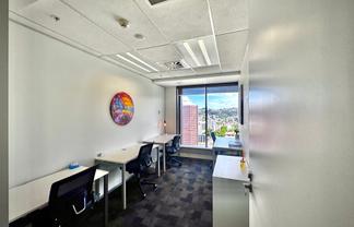 Office space for 1 person in Regus Plimmer Towers
