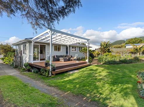 24 Te Miti Street, Paekakariki