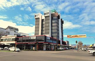 QUALITY LARGE OFFICE SPACE ON THE SQUARE