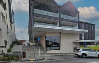 288m2 Premium Position Retail or Office.