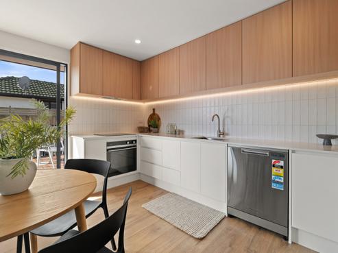 8 Larch Place, Casebrook