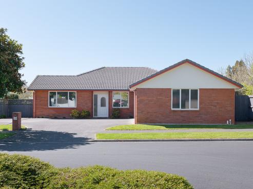 18 Stoneleigh Drive, Chartwell