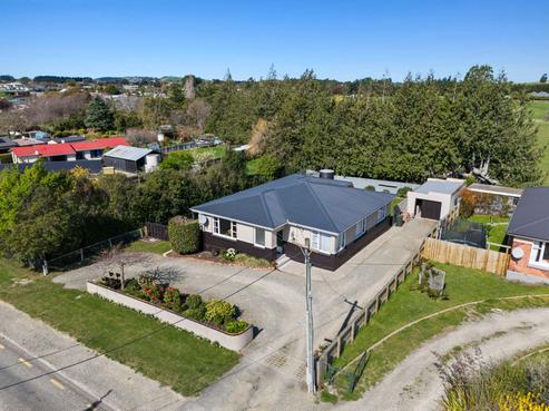 47 Main Street, Weston