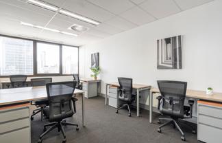 Office space for 15 persons in 218 George Street