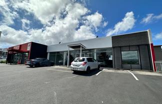 Unique High Exposure Retail Space