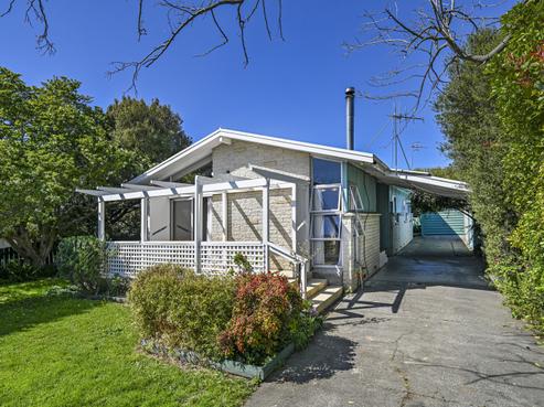 800 Lumsden Road, Akina
