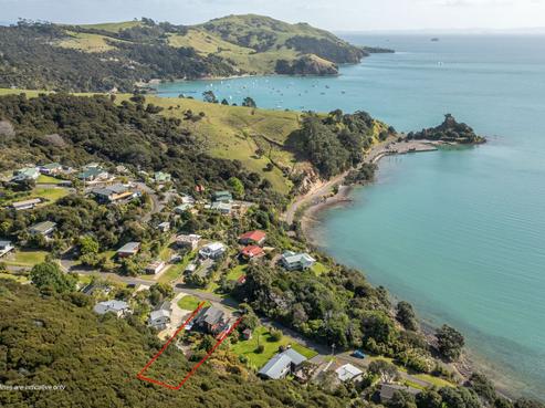 19 Puriri Road, Te Kouma