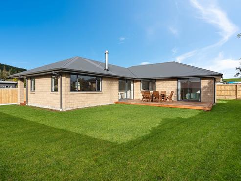 2 Margate Street, Waihola