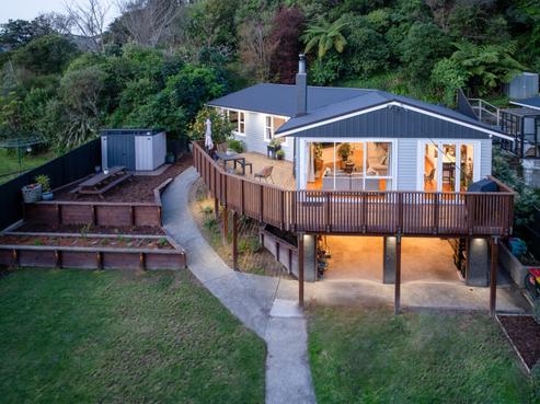 24 Mahoe Street, Tawa
