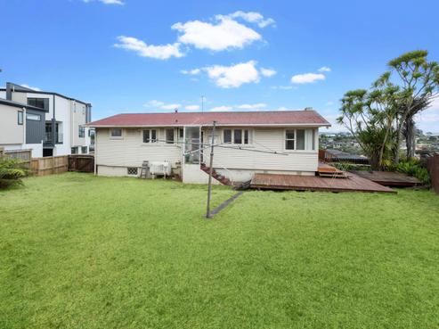126 Vodanovich Road, Te Atatu South