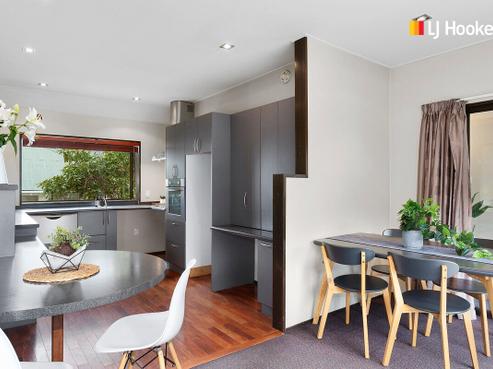 220 South Road, Caversham