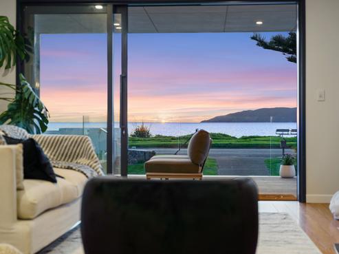 79 Marine Parade, Paraparaumu Beach