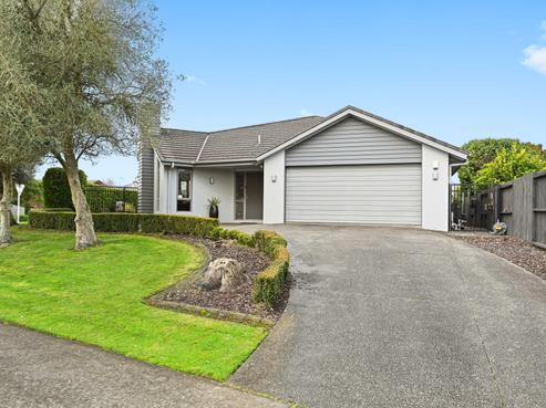 2 Wiltshire Drive, Huntington
