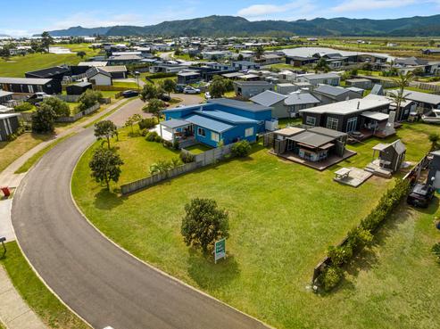 102 Mahoe Place, Matarangi