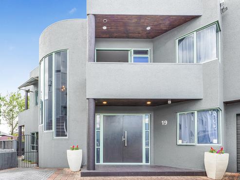 19 Rostrevor Street, Hamilton Central