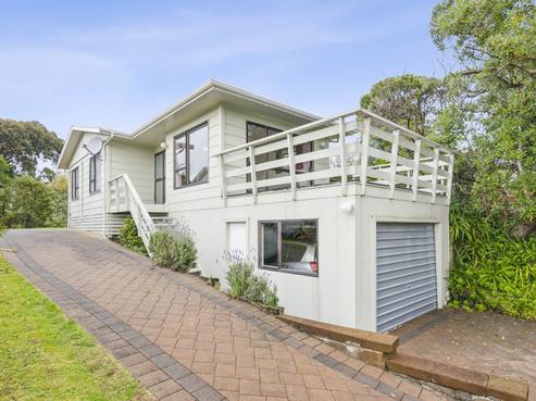 66 Renown Road, Raumati South