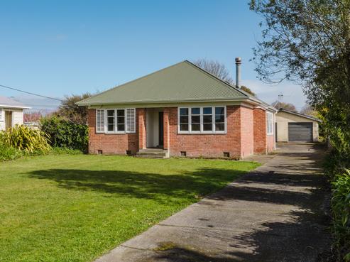 6 Tyndall Street, Pahiatua