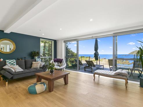 6 Owhiro Bay Parade, Island Bay