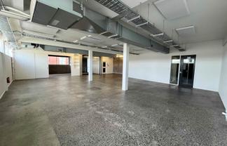 CHARACTER SALE STREET OFFICE
