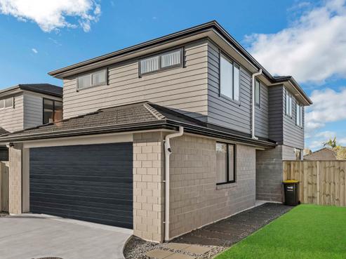 32D Youngs Road, Papakura
