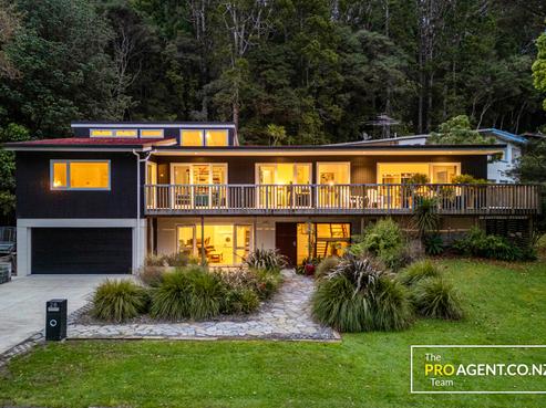 26 Daffodil Street, Titirangi