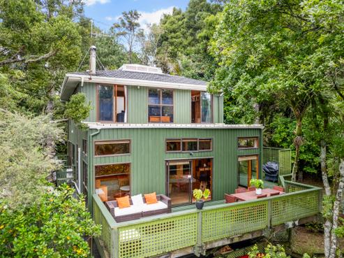 18 Tinopai Road, Titirangi
