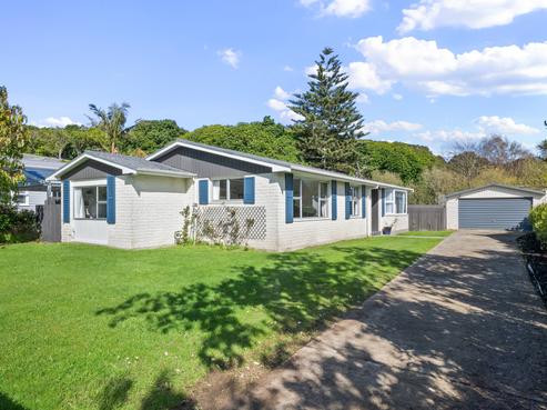 18 Leybourne Avenue, Waikanae