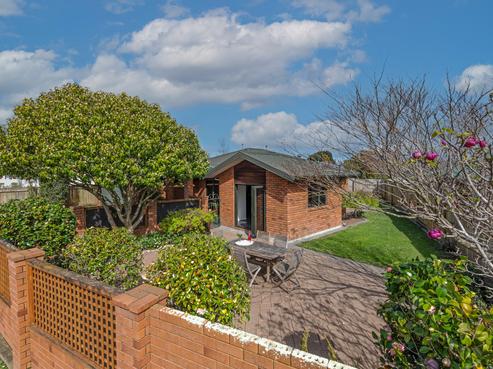 7 Strachan Way, Highbury